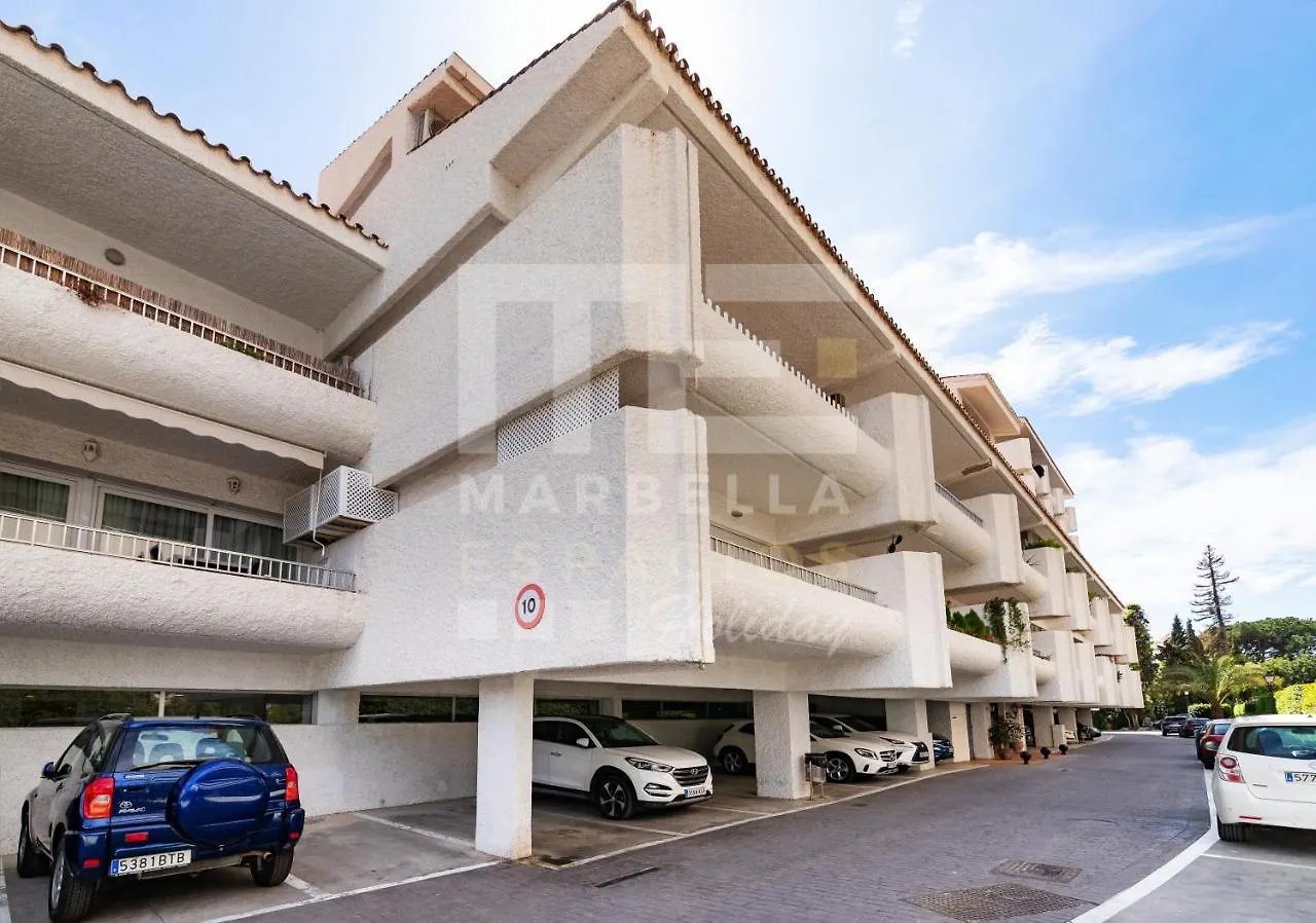 Apartment 751, Renovated 2 Beedroom Apartment, Second Line Of The Beach, Wifi, Parkinging Marbella