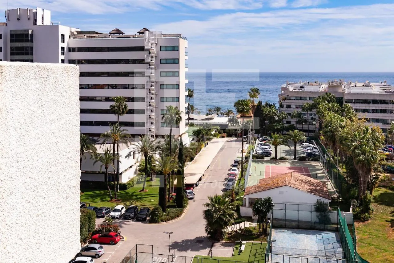 751, Renovated 2 Beedroom Apartment, Second Line Of The Beach, Wifi, Parkinging Marbella Spain