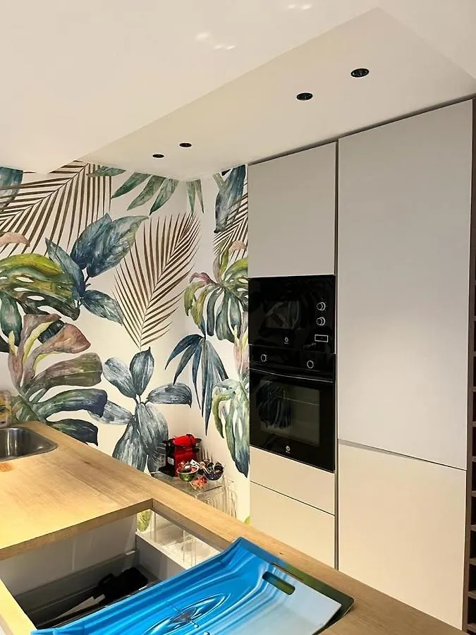 Apartment 751, Renovated 2 Beedroom Apartment, Second Line Of The Beach, Wifi, Parkinging Marbella