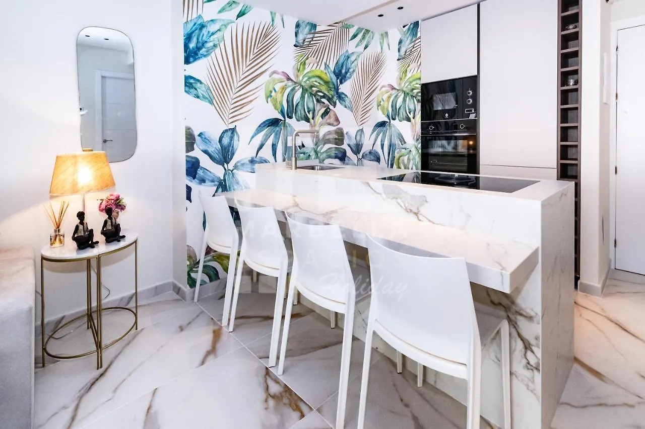751, Renovated 2 Beedroom Apartment, Second Line Of The Beach, Wifi, Parkinging Marbella Apartment