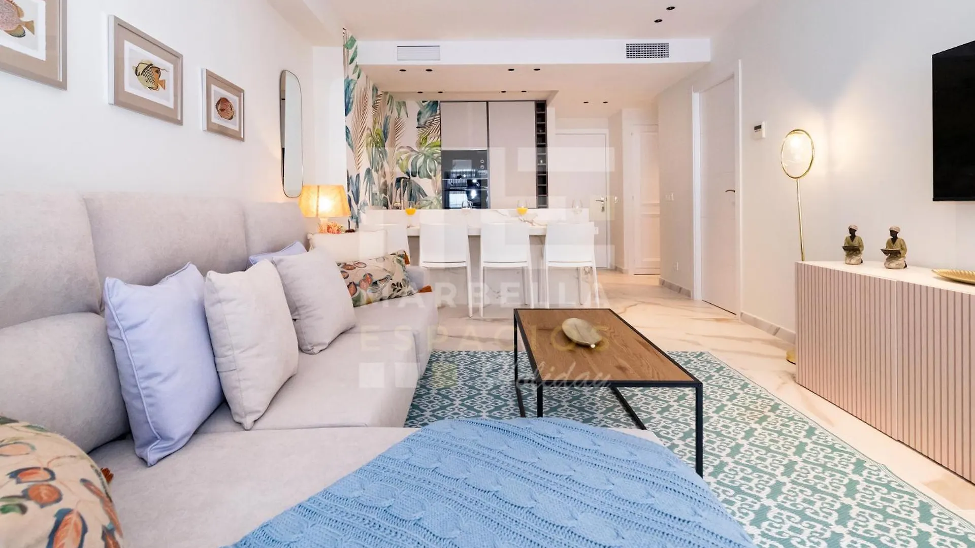 751, Renovated 2 Beedroom Apartment, Second Line Of The Beach, Wifi, Parkinging Marbella