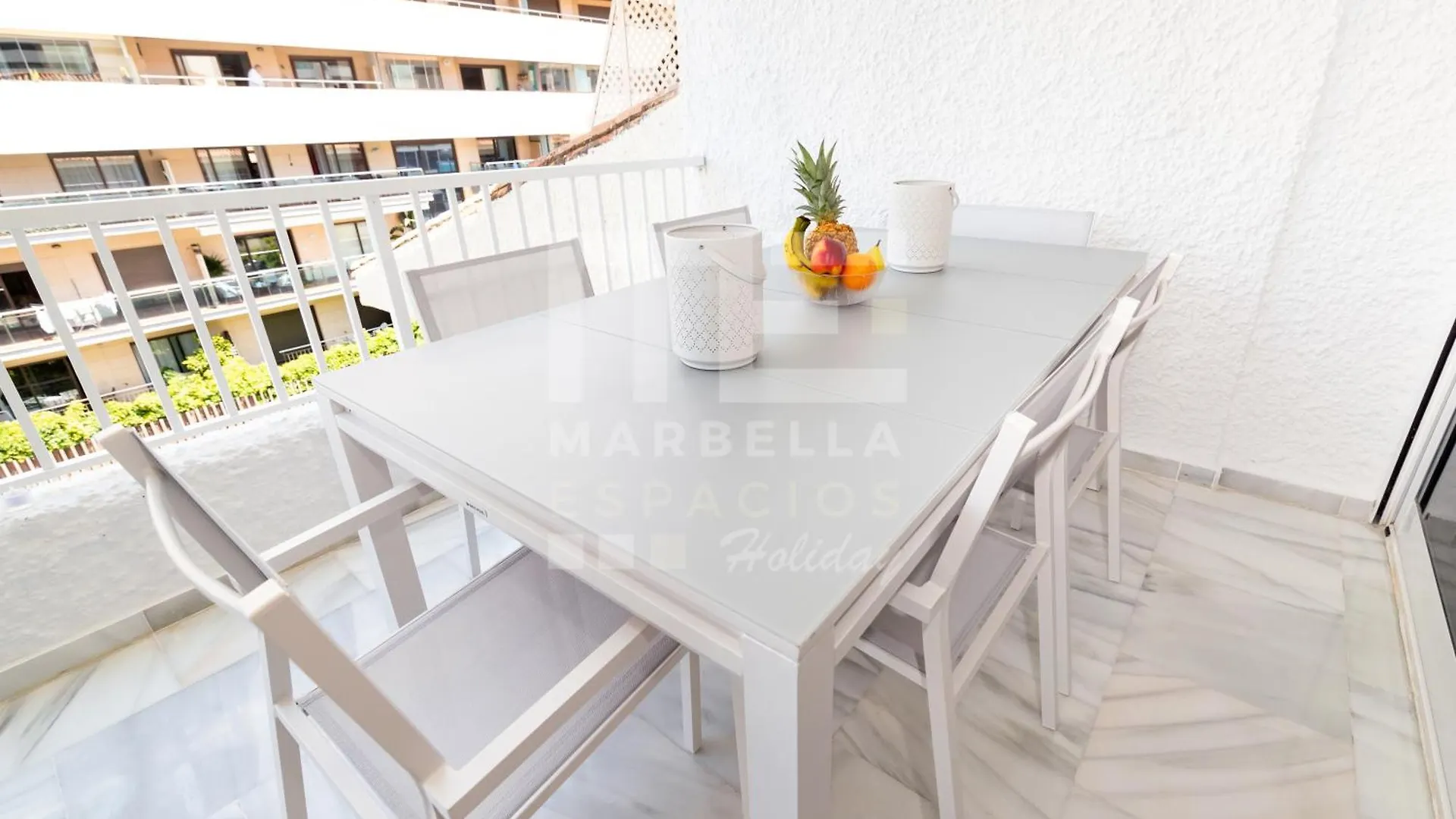 751, Renovated 2 Beedroom Apartment, Second Line Of The Beach, Wifi, Parkinging Marbella Apartment