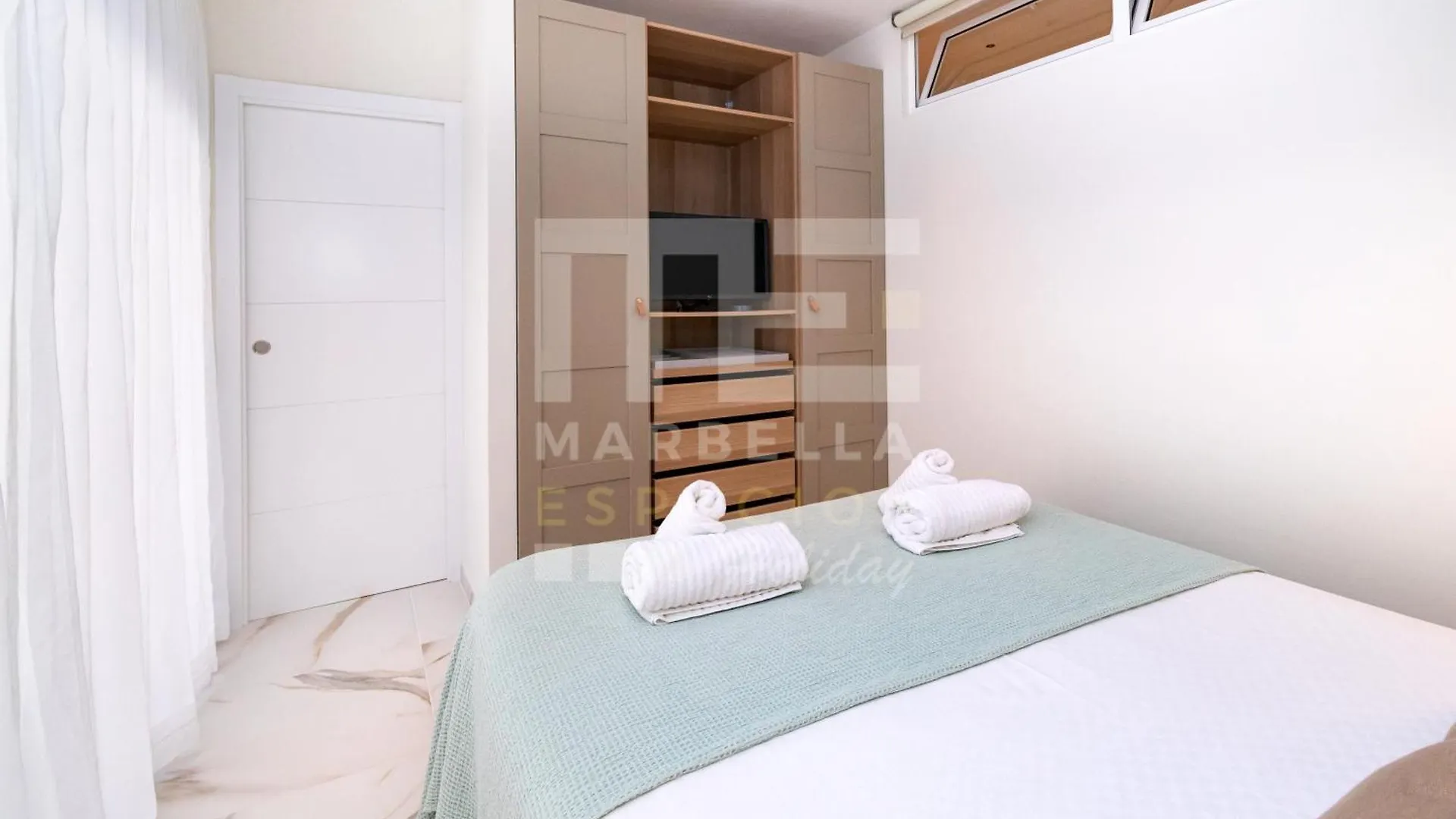 Apartment 751, Renovated 2 Beedroom Apartment, Second Line Of The Beach, Wifi, Parkinging Marbella