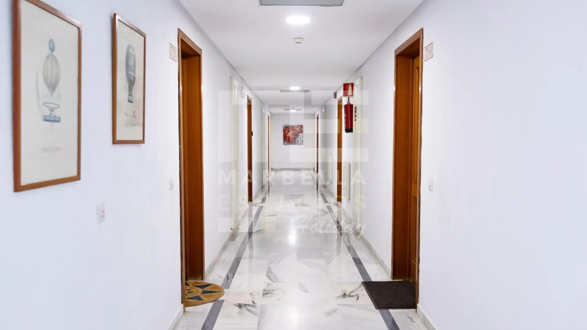 Apartment 751, Renovated 2 Beedroom Apartment, Second Line Of The Beach, Wifi, Parkinging Marbella