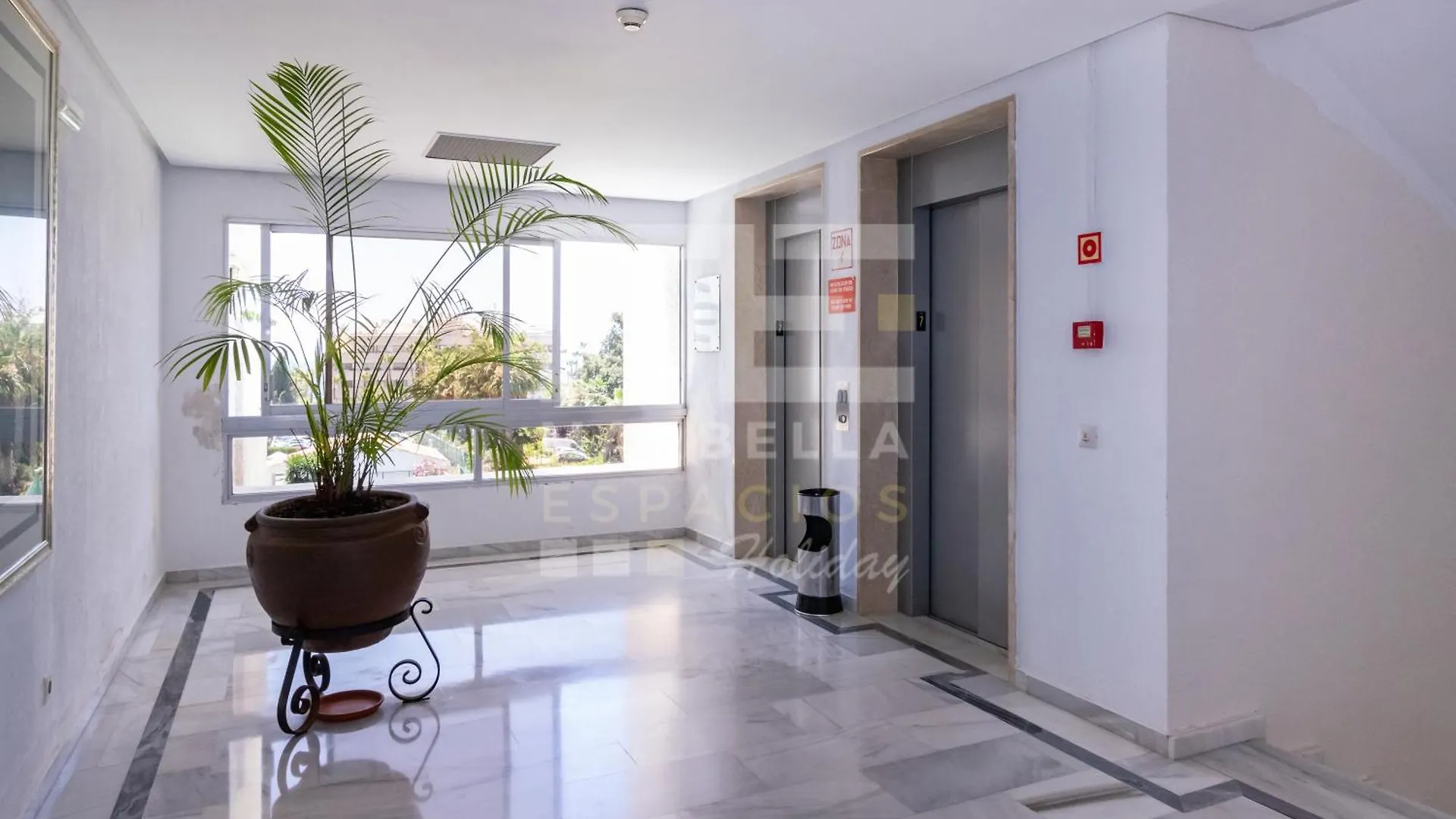 751, Renovated 2 Beedroom Apartment, Second Line Of The Beach, Wifi, Parkinging Marbella Spain