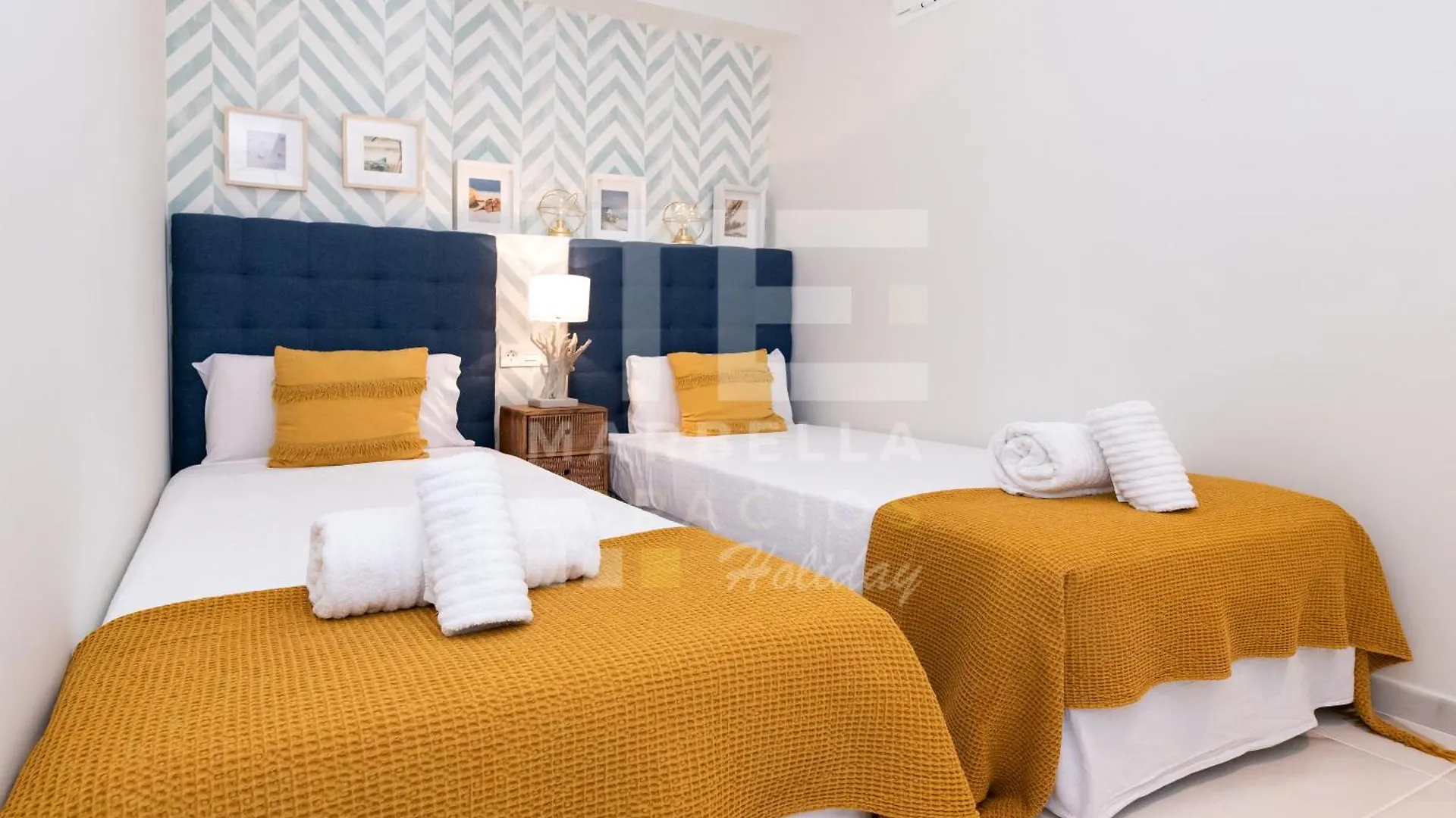 751, Renovated 2 Beedroom Apartment, Second Line Of The Beach, Wifi, Parkinging Marbella Spain